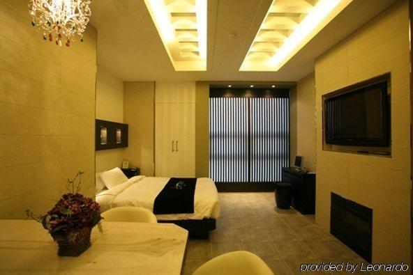 Hotel Charis 3*